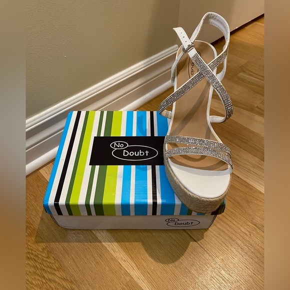 No Doubt,  Rhinestone / white strappy wedge heels 👠 🤍🩶 New In Box - Picture 6 of 9